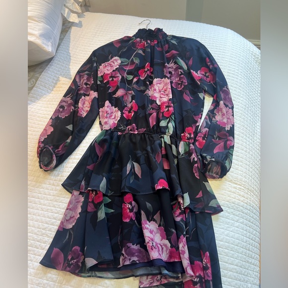 Yumi Kim Class Act floral dress in Rialto, size Medium - Picture 2 of 3
